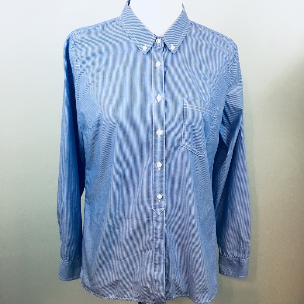 ⭐️ 🌟 ⭐️ SOLD ⭐️ ⭐️ ⭐️ GAP Women’s Shirt